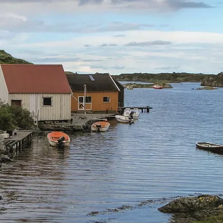 Three-bedroom Holiday In Torvastad * Osnes